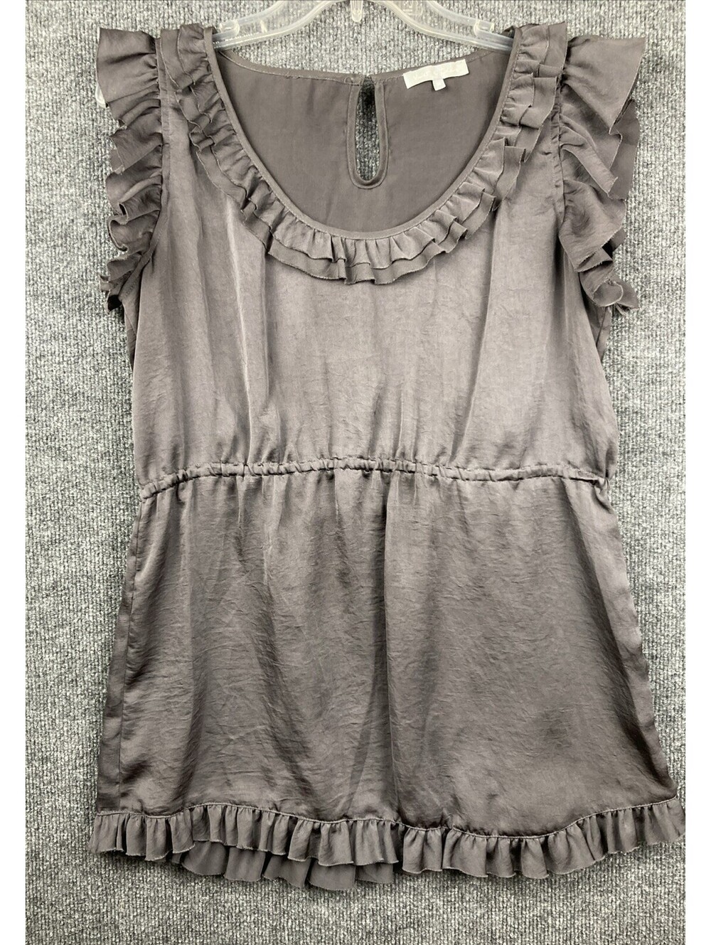 Violet & Claire Womens Size Medium Shiny Gray Ruffle Sleeveless Tunic Blouse Top